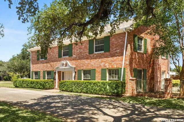 107 CAS HILLS DR Castle Hills, TX 78213