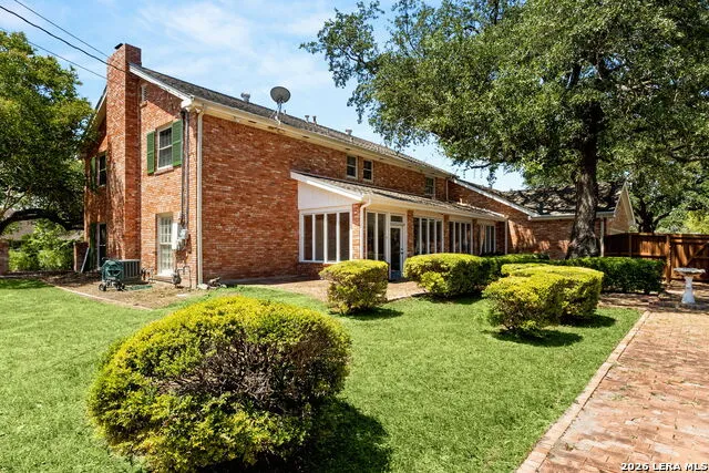107 CAS HILLS DR Castle Hills, TX 78213