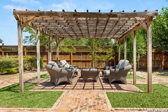 107 CAS HILLS DR Castle Hills, TX 78213