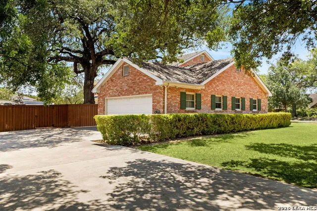107 CAS HILLS DR Castle Hills, TX 78213