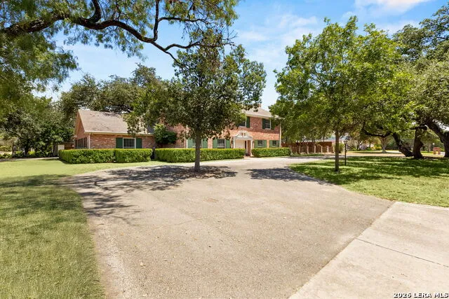107 CAS HILLS DR Castle Hills, TX 78213