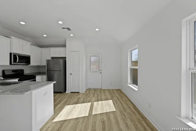 15118 Waterow View Von Ormy, TX 78073