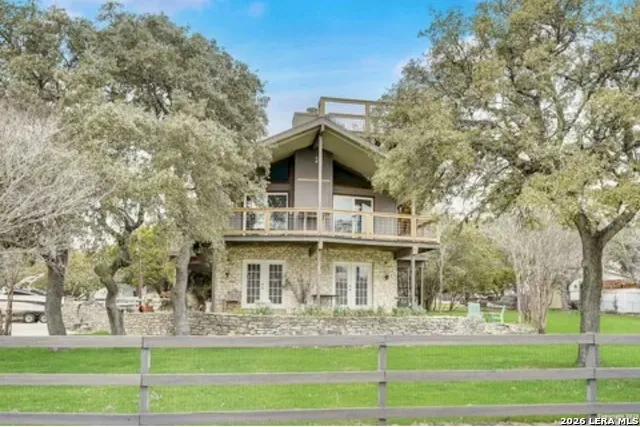 1251 Stagecoach Canyon Lake, TX 78133