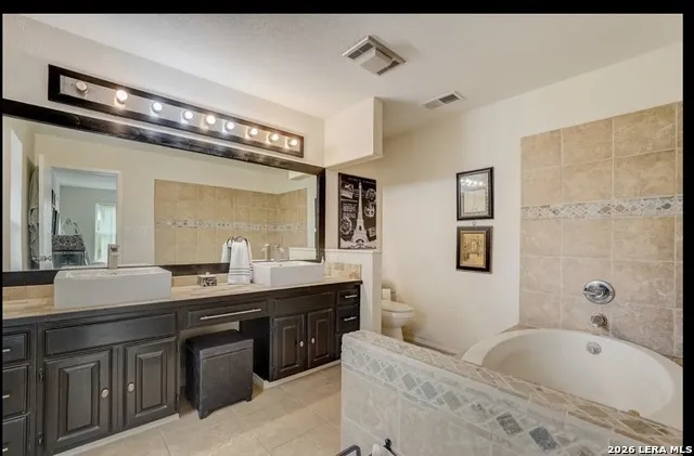 1251 Stagecoach Canyon Lake, TX 78133