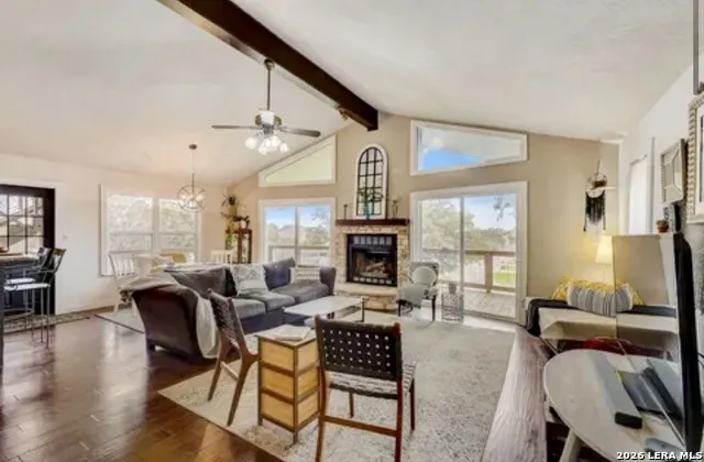 1251 Stagecoach Canyon Lake, TX 78133
