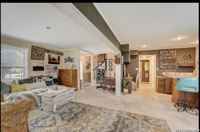 1251 Stagecoach Canyon Lake, TX 78133