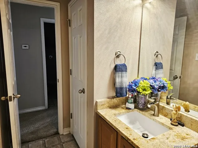 5615 fm 462 Moore, TX 78057