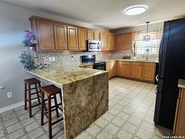 5615 fm 462 Moore, TX 78057