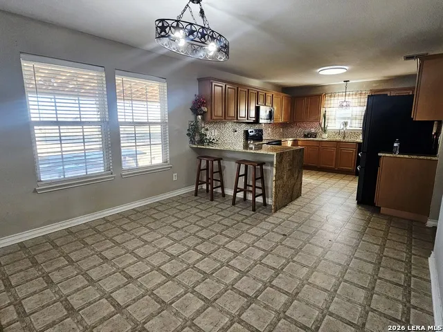 5615 fm 462 Moore, TX 78057