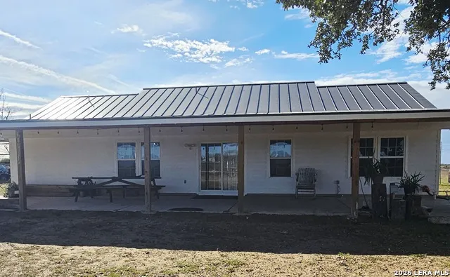 5615 fm 462 Moore, TX 78057