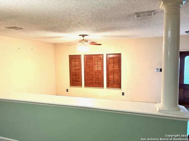 7501 Avery Live Oak, TX 78233