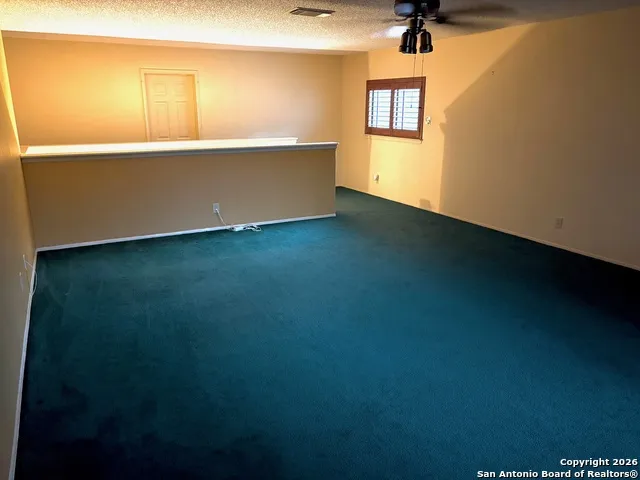 7501 Avery Live Oak, TX 78233
