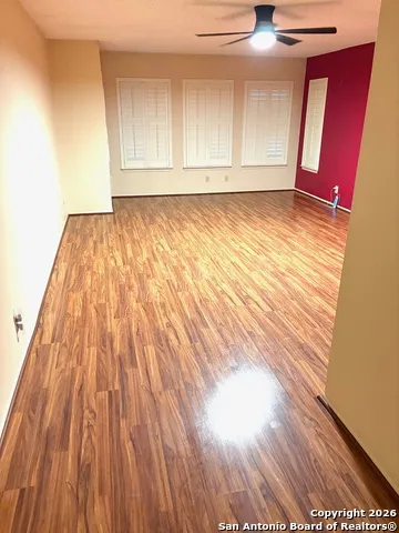 7501 Avery Live Oak, TX 78233
