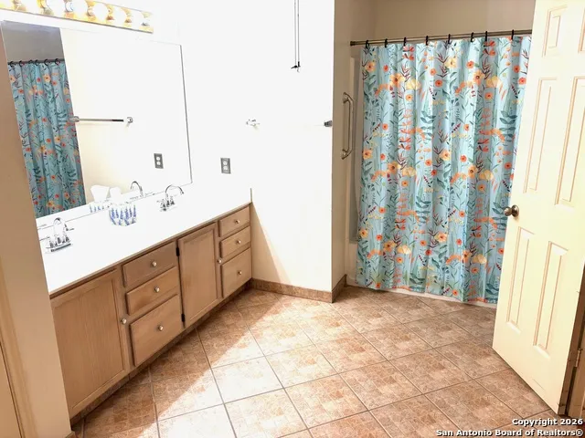 7501 Avery Live Oak, TX 78233
