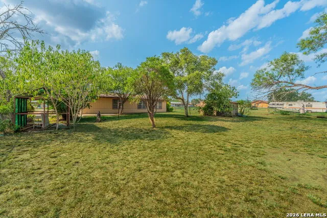 146 SYLVESTER ST Poth, TX 78147