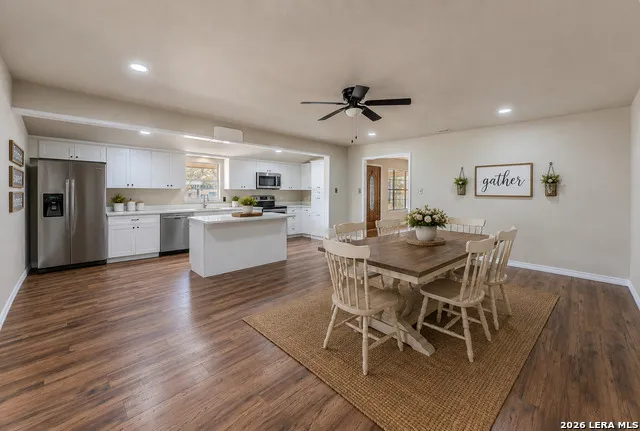 146 SYLVESTER ST Poth, TX 78147