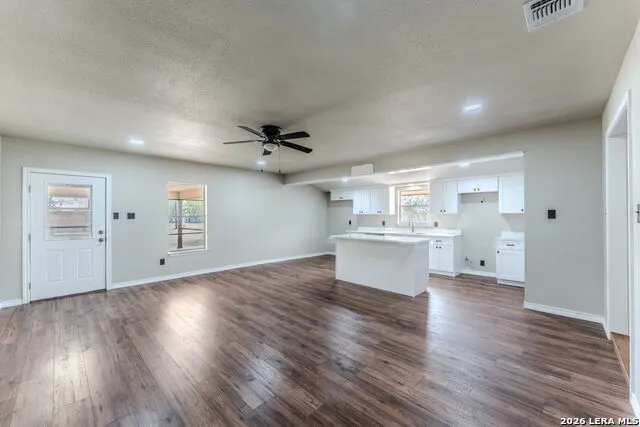 146 SYLVESTER ST Poth, TX 78147