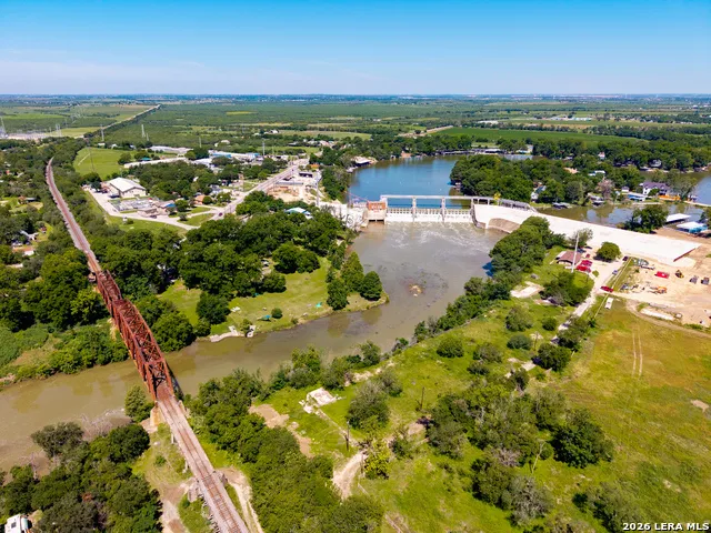 9035 Fm 725 McQueeney, TX 78123