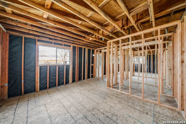 630 E Ireland Seguin, TX 78155