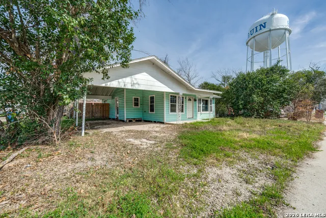 630 E Ireland Seguin, TX 78155