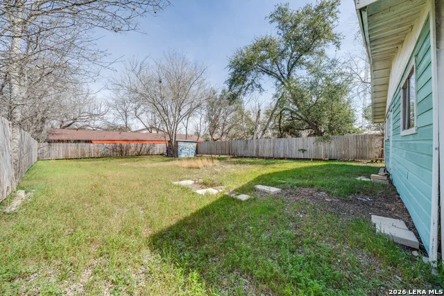 630 E Ireland Seguin, TX 78155