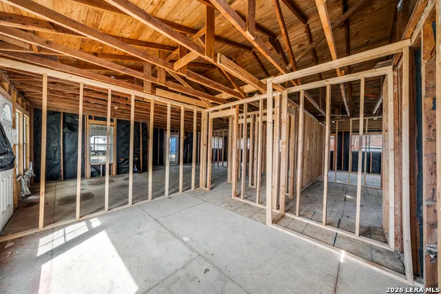 630 E Ireland Seguin, TX 78155