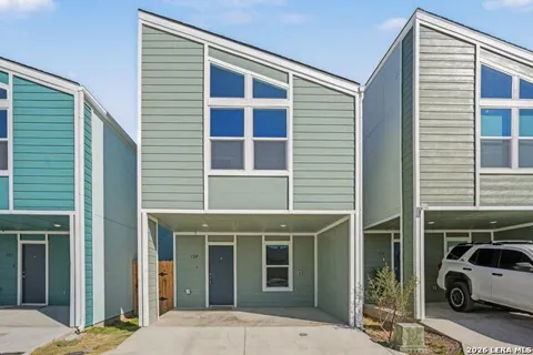 310 W Evergreen ST #120