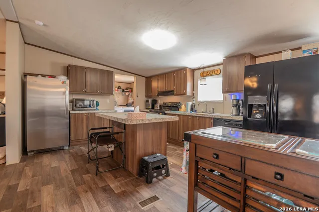 213 Oak View La Vernia, TX 78121