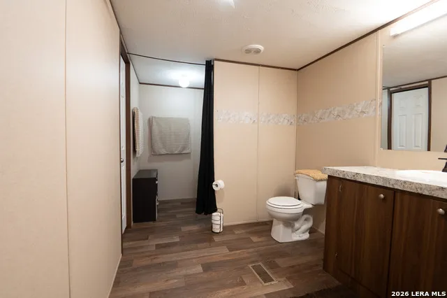 213 Oak View La Vernia, TX 78121