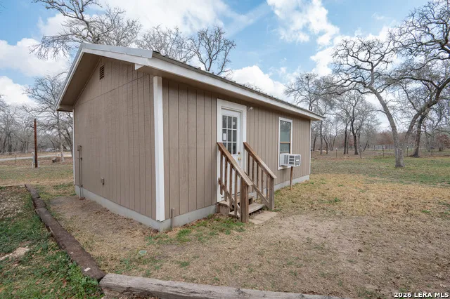 213 Oak View La Vernia, TX 78121