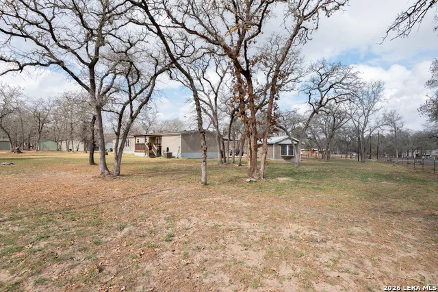 213 Oak View La Vernia, TX 78121