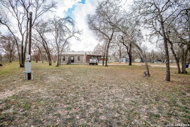 213 Oak View La Vernia, TX 78121