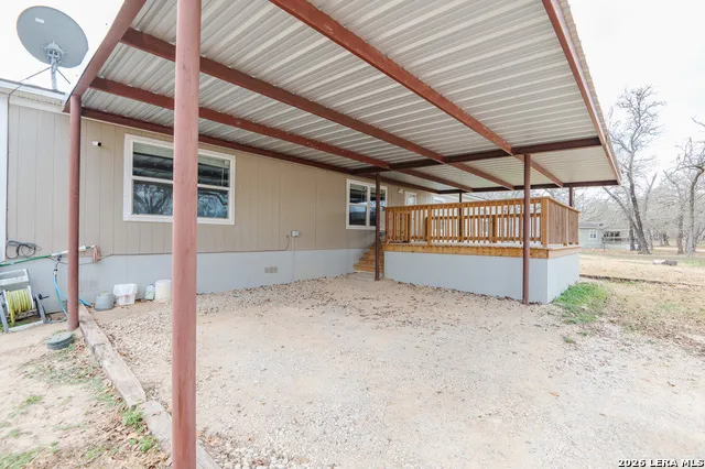 213 Oak View La Vernia, TX 78121
