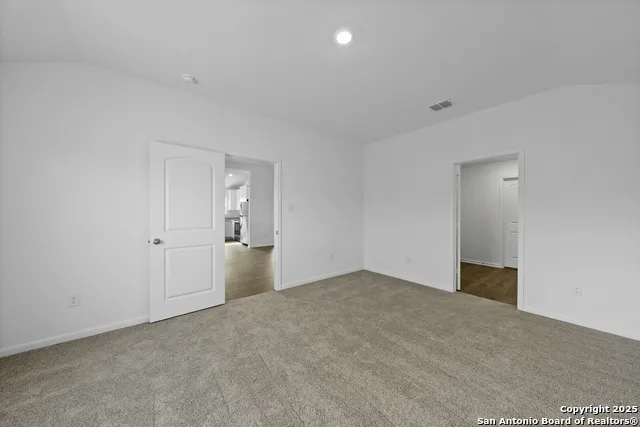 16170 Farmer Lytle, TX 78052