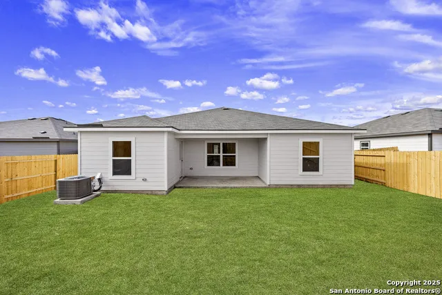 16170 Farmer Lytle, TX 78052