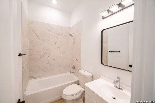 109 W Eli Chandler Blanco, TX 78606