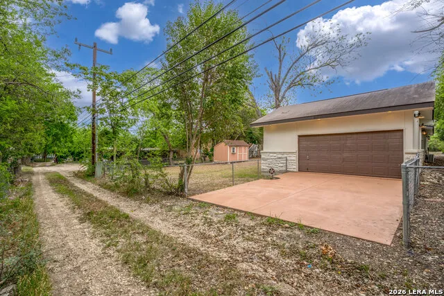 1153 GARRATY RD Terrell Hills, TX 78209