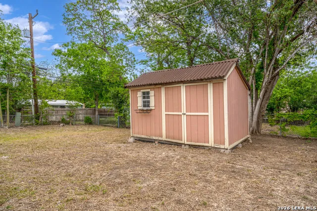 1153 GARRATY RD Terrell Hills, TX 78209