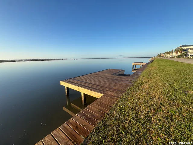 1274 Blue Heron Hitchcock, TX 77563