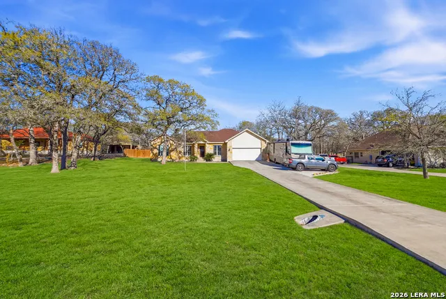 528 Jacobs La Vernia, TX 78121
