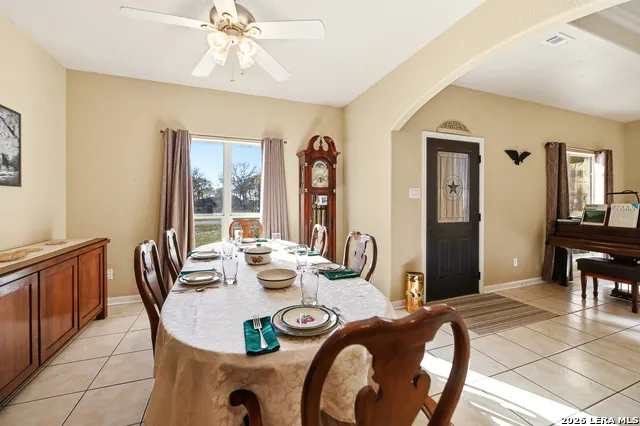 528 Jacobs La Vernia, TX 78121