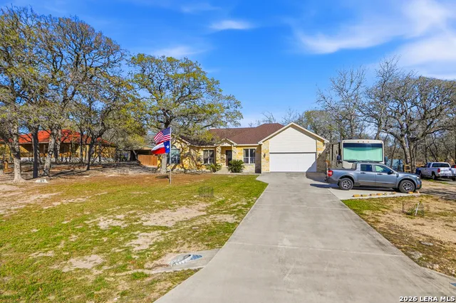 528 Jacobs La Vernia, TX 78121