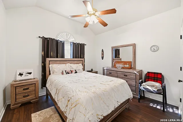 528 Jacobs La Vernia, TX 78121