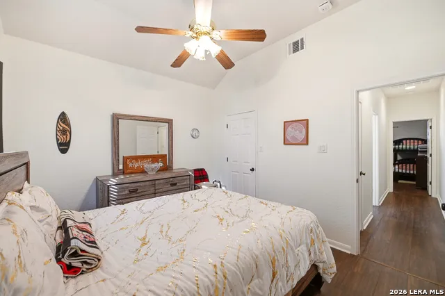 528 Jacobs La Vernia, TX 78121