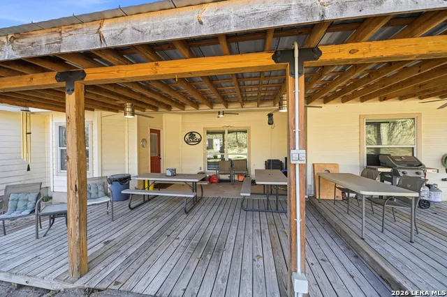 528 Jacobs La Vernia, TX 78121