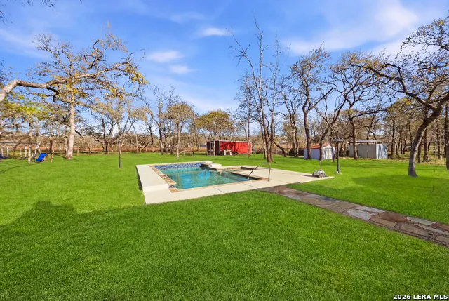 528 Jacobs La Vernia, TX 78121