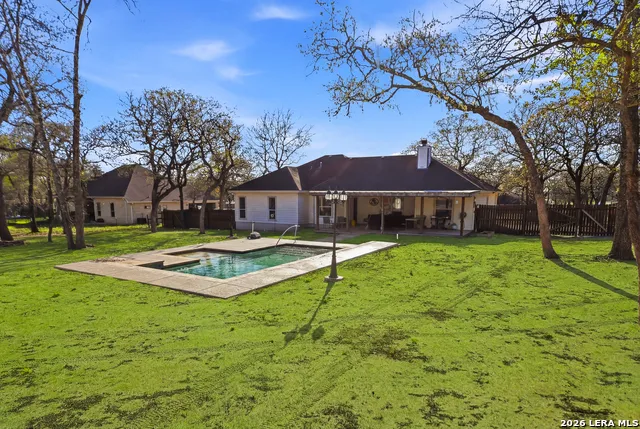 528 Jacobs La Vernia, TX 78121