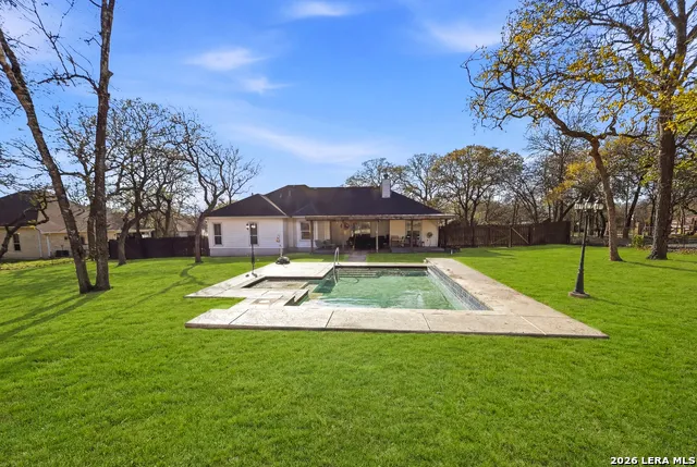 528 Jacobs La Vernia, TX 78121
