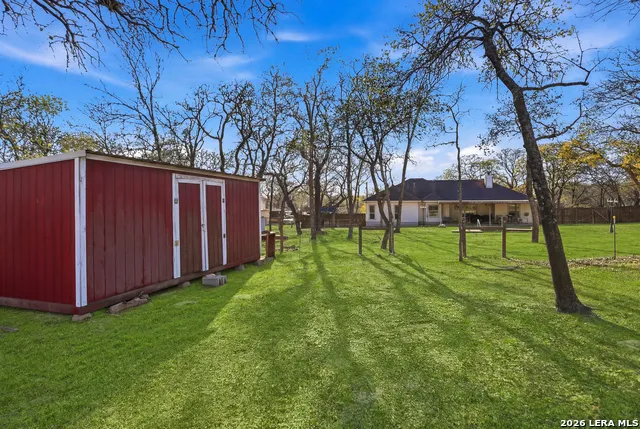 528 Jacobs La Vernia, TX 78121