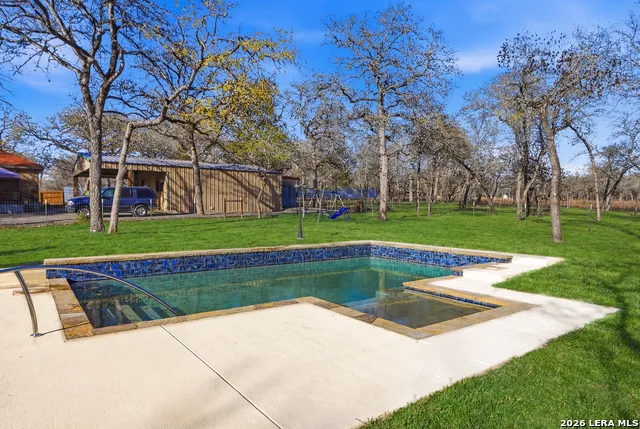 528 Jacobs La Vernia, TX 78121